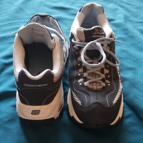Skechers Shoes - EUC Skechers D'Lites Memory Foam Sneakers